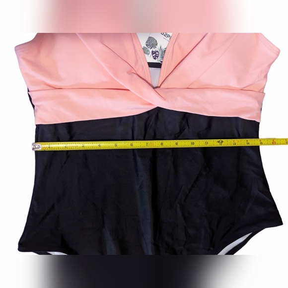 Block Color One Piece Swimsuit Womens XL Peach Pink Black Crossover Neckline NWT - Picture 6 of 10